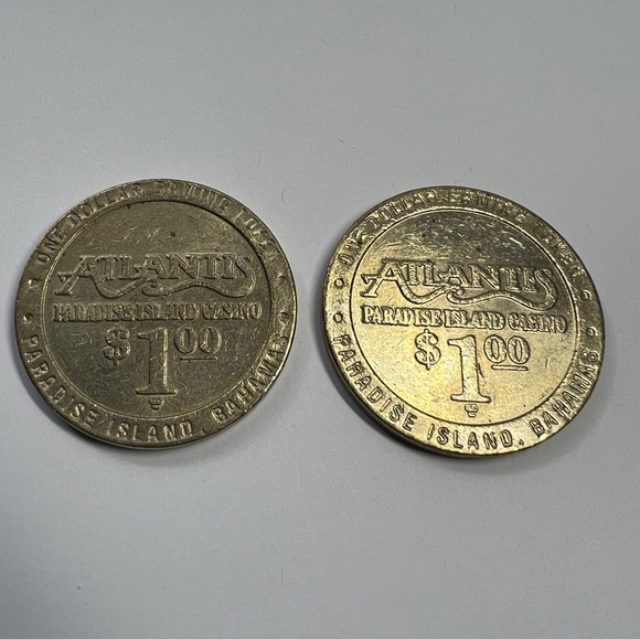 Vintage Dollar Gaming Tokens - Picture 5 of 7
